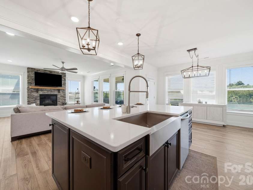2843 Shumard Drive, Gastonia, NC 28054.  MLS# CAR4424116, YatesRealty ID 52986. 