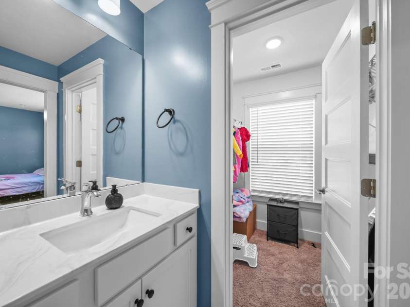 2843 Shumard Drive, Gastonia, NC 28054.  MLS# CAR4424116, YatesRealty ID 52986. 