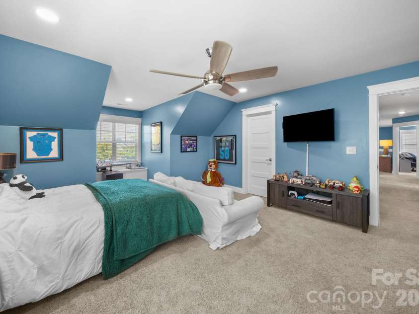 2843 Shumard Drive, Gastonia, NC 28054.  MLS# CAR4424116, YatesRealty ID 52986. 