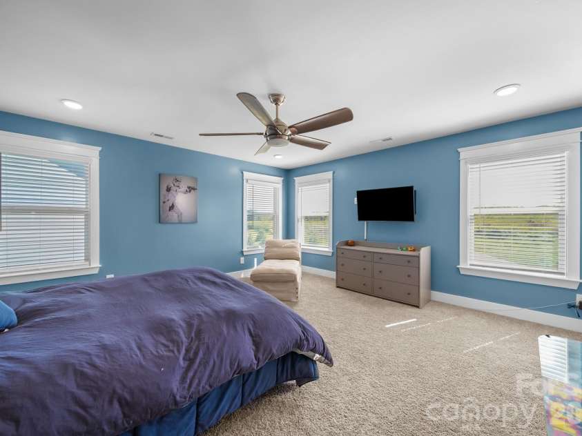 2843 Shumard Drive, Gastonia, NC 28054.  MLS# CAR4424116, YatesRealty ID 52986. 