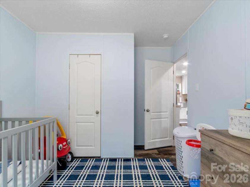 472 Laurel Heights Drive, Burnsville, NC 28714.  MLS# CAR4423803, YatesRealty ID 52987. 