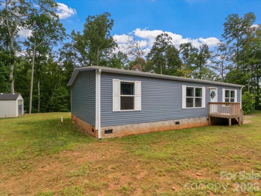 472 Laurel Heights Drive, Burnsville, NC 28714.  MLS# CAR4423803, YatesRealty ID 52987. 