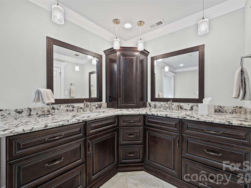 2963 Eppington South Drive, Fort Mill, SC 29708.  MLS# CAR4424192, YatesRealty ID 52988. 