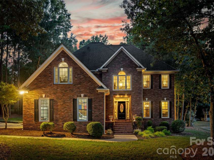 2963 Eppington South Drive, Fort Mill, SC 29708.  MLS# CAR4424192, YatesRealty ID 52988. 
