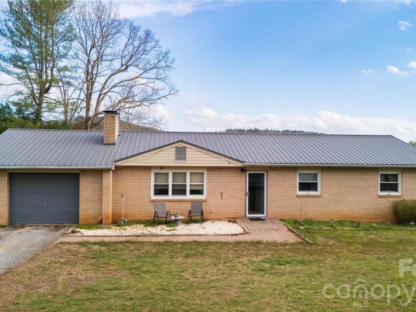 4636 Oak Hill School Road, Lenoir, NC 28645.  MLS# CAR4354860, YatesRealty ID 5299. 