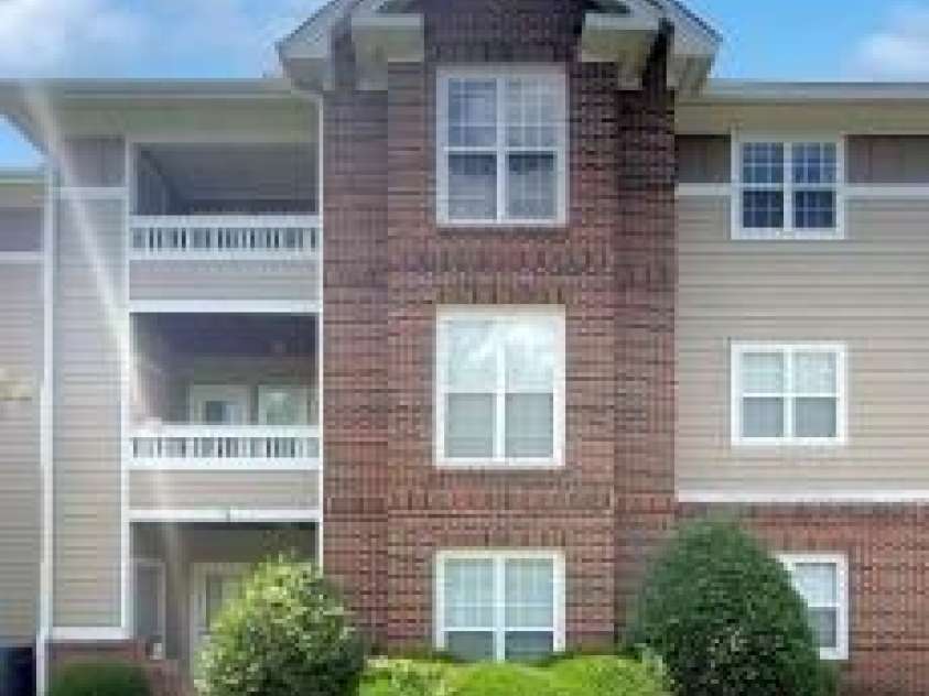 9810 Campus Walk Lane, Charlotte, NC 28262.  MLS# CAR4279140, YatesRealty ID 5299. 