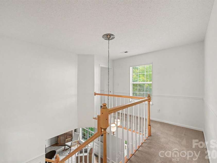 3524 Crescent Knoll Drive, Matthews, NC 28105.  MLS# CAR4423549, YatesRealty ID 52990. 