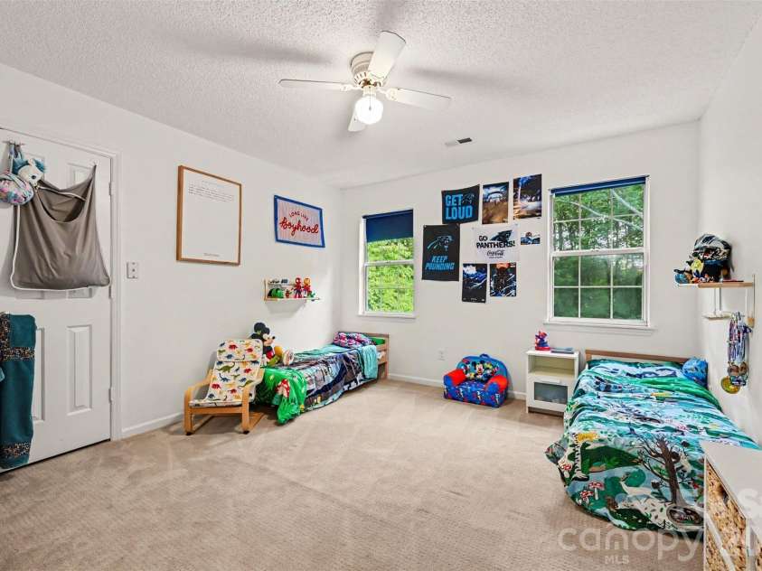 3524 Crescent Knoll Drive, Matthews, NC 28105.  MLS# CAR4423549, YatesRealty ID 52990. 