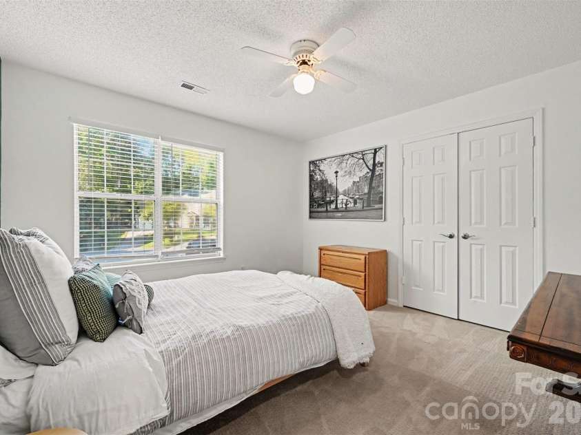 3524 Crescent Knoll Drive, Matthews, NC 28105.  MLS# CAR4423549, YatesRealty ID 52990. 