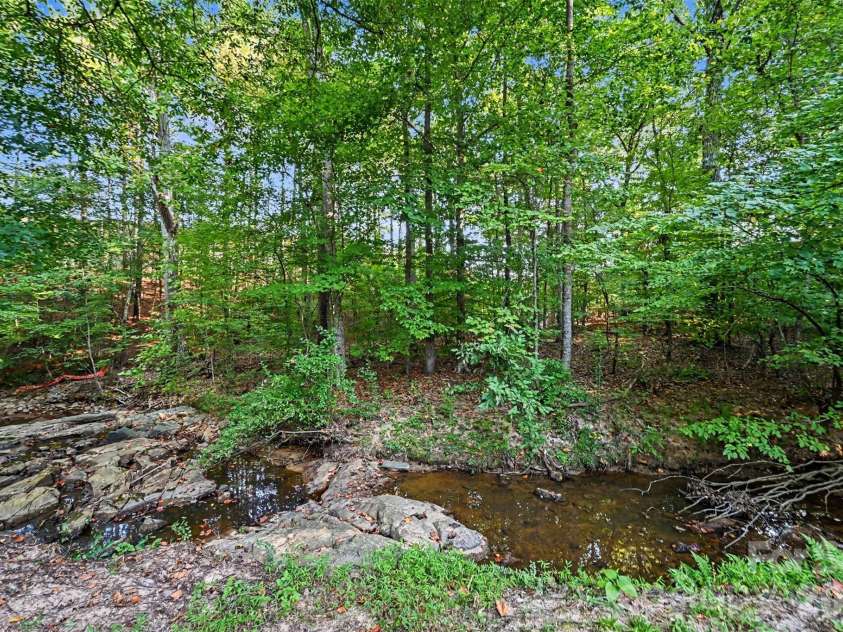 3524 Crescent Knoll Drive, Matthews, NC 28105.  MLS# CAR4423549, YatesRealty ID 52990. 