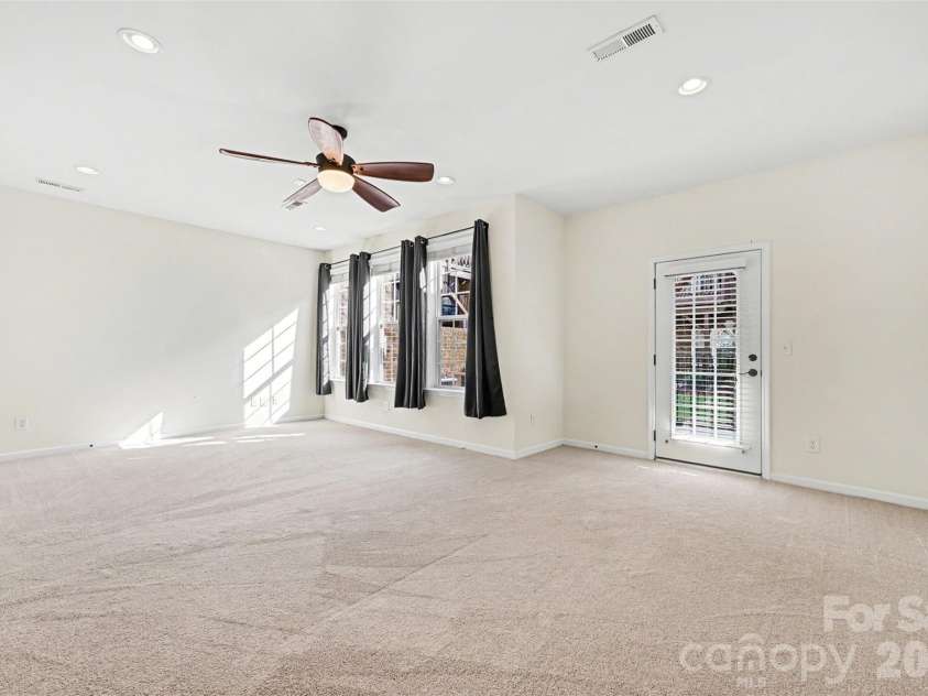 3349 Luke Crossing Drive, Charlotte, NC 28226.  MLS# CAR4423578, YatesRealty ID 52991. 