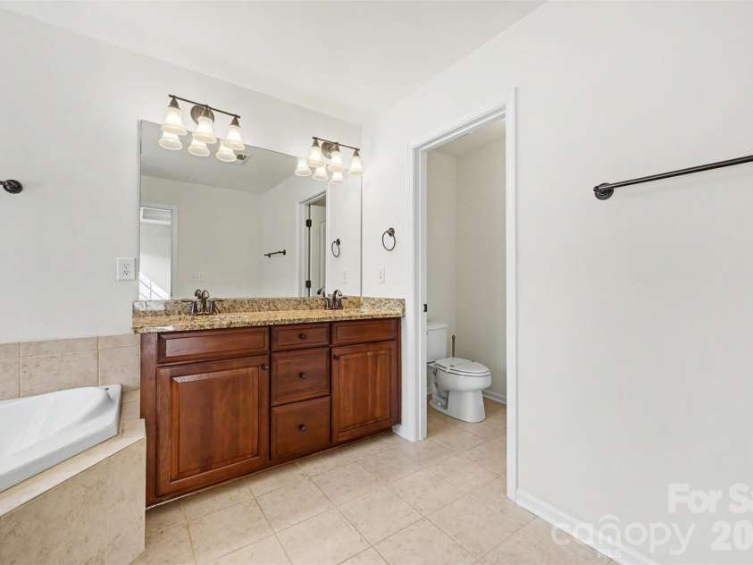 3349 Luke Crossing Drive, Charlotte, NC 28226.  MLS# CAR4423578, YatesRealty ID 52991. 
