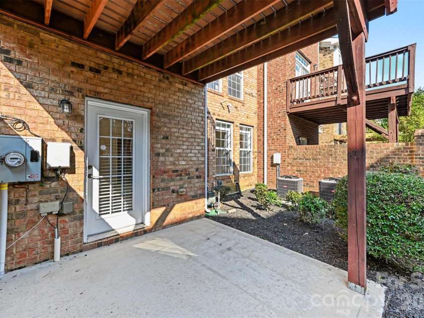 3349 Luke Crossing Drive, Charlotte, NC 28226.  MLS# CAR4423578, YatesRealty ID 52991. 