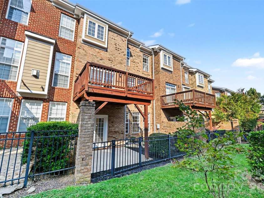 3349 Luke Crossing Drive, Charlotte, NC 28226.  MLS# CAR4423578, YatesRealty ID 52991. 