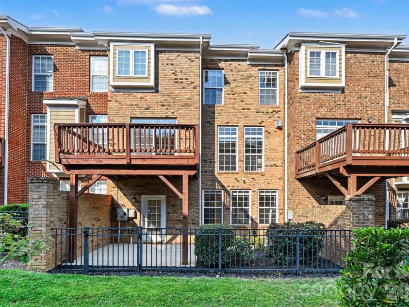 3349 Luke Crossing Drive, Charlotte, NC 28226.  MLS# CAR4423578, YatesRealty ID 52991. 