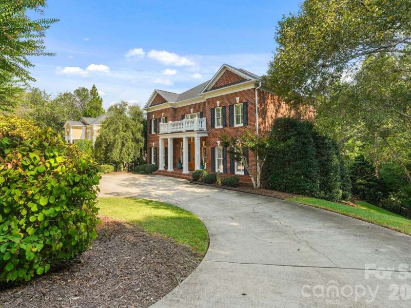 815 36TH Avenue Place, Hickory, NC 28601.  MLS# CAR4422557, YatesRealty ID 52993. 