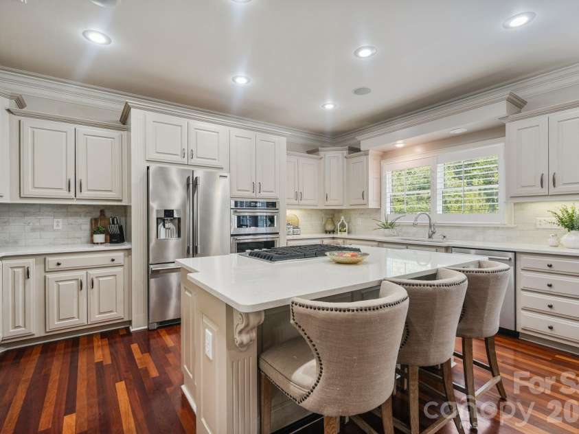 815 36TH Avenue Place, Hickory, NC 28601.  MLS# CAR4422557, YatesRealty ID 52993. 