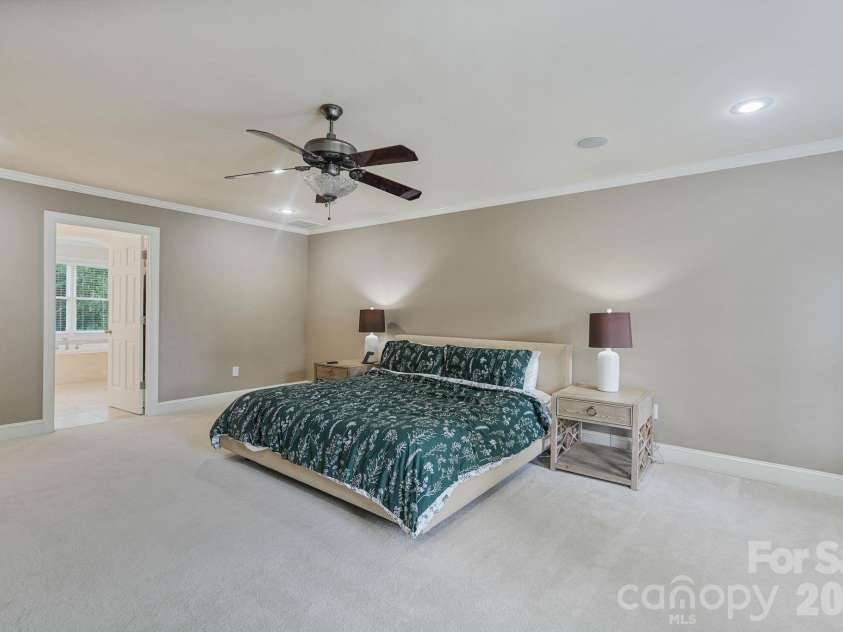 815 36TH Avenue Place, Hickory, NC 28601.  MLS# CAR4422557, YatesRealty ID 52993. 