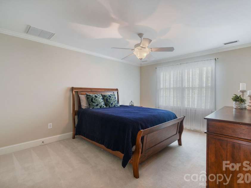 815 36TH Avenue Place, Hickory, NC 28601.  MLS# CAR4422557, YatesRealty ID 52993. 