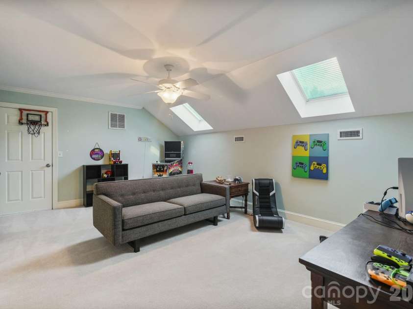 815 36TH Avenue Place, Hickory, NC 28601.  MLS# CAR4422557, YatesRealty ID 52993. 