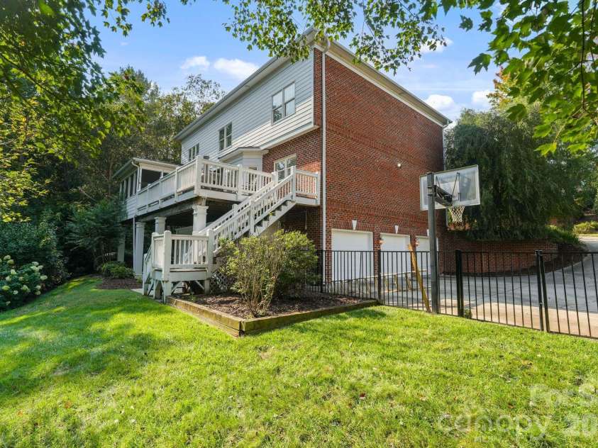 815 36TH Avenue Place, Hickory, NC 28601.  MLS# CAR4422557, YatesRealty ID 52993. 