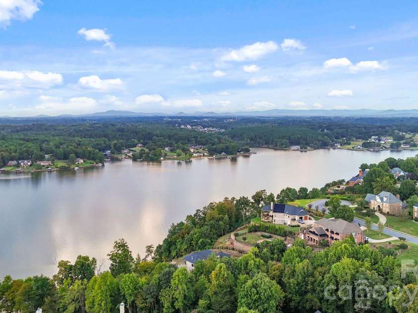 815 36TH Avenue Place, Hickory, NC 28601.  MLS# CAR4422557, YatesRealty ID 52993. 