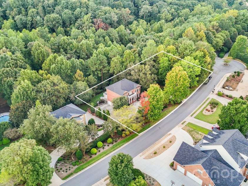 815 36TH Avenue Place, Hickory, NC 28601.  MLS# CAR4422557, YatesRealty ID 52993. Lot lines are approximate