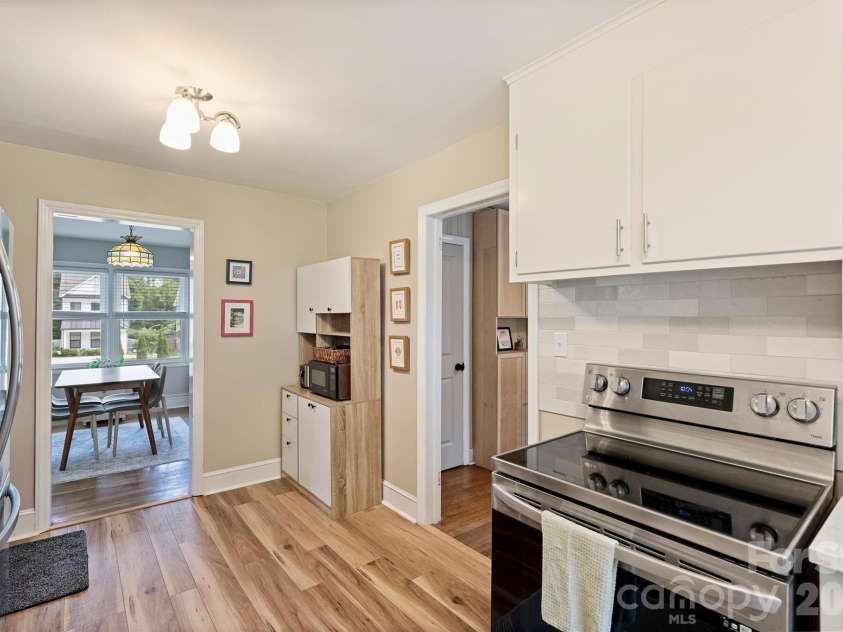 2816 Shamrock Drive, Charlotte, NC 28205.  MLS# CAR4422671, YatesRealty ID 52994. 
