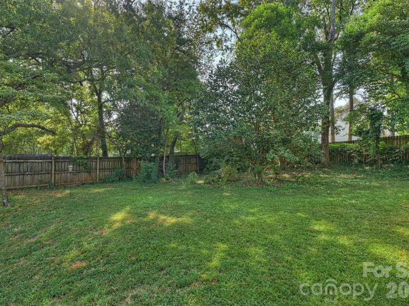 2816 Shamrock Drive, Charlotte, NC 28205.  MLS# CAR4422671, YatesRealty ID 52994. 