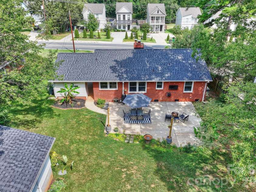 2816 Shamrock Drive, Charlotte, NC 28205.  MLS# CAR4422671, YatesRealty ID 52994. 