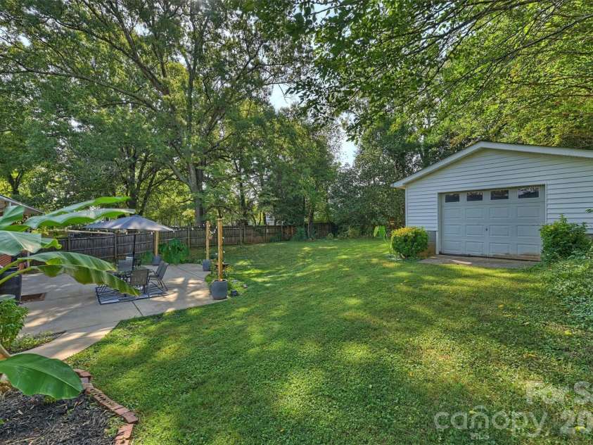 2816 Shamrock Drive, Charlotte, NC 28205.  MLS# CAR4422671, YatesRealty ID 52994. Garage in rear yard