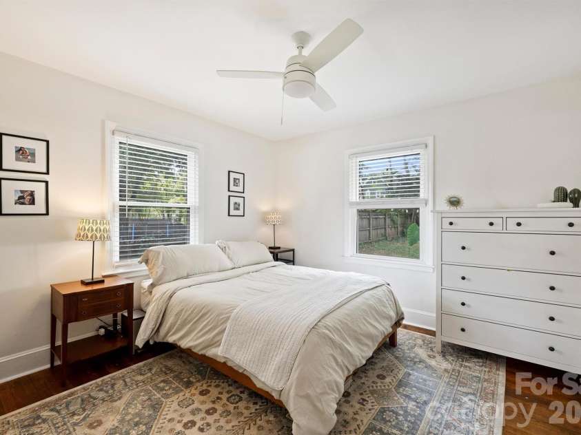 2816 Shamrock Drive, Charlotte, NC 28205.  MLS# CAR4422671, YatesRealty ID 52994. Main bedroom