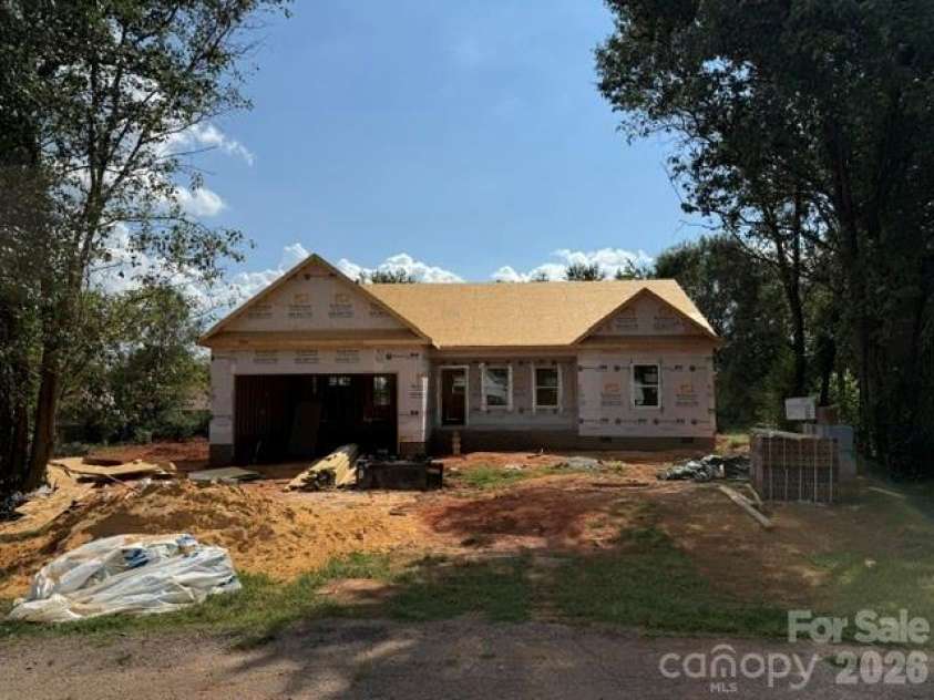 2116 KKS Court, Newton, NC 28658.  MLS# CAR4421846, YatesRealty ID 52996. 