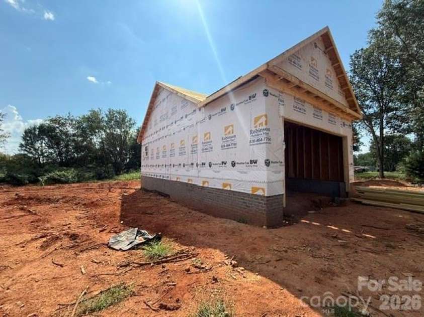 2116 KKS Court, Newton, NC 28658.  MLS# CAR4421846, YatesRealty ID 52996. 