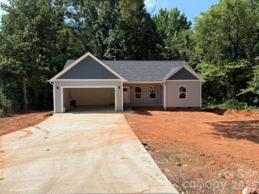 2116 KKS Court, Newton, NC 28658.  MLS# CAR4421846, YatesRealty ID 52996. 