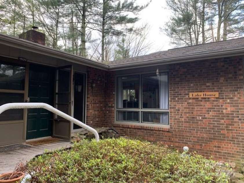 101 LAKEMONT Drive, Flat Rock, NC 28731.  MLS# CAR4246456, YatesRealty ID 53. 