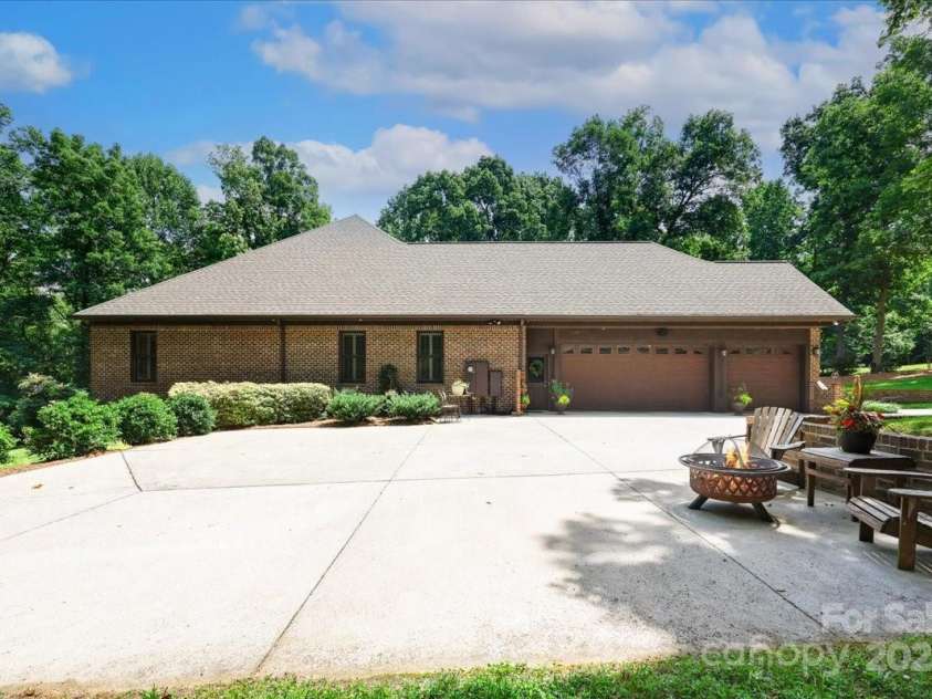 562 Rocky Cove Lane, Denton, NC 27239.  MLS# CAR4311817, YatesRealty ID 530. 