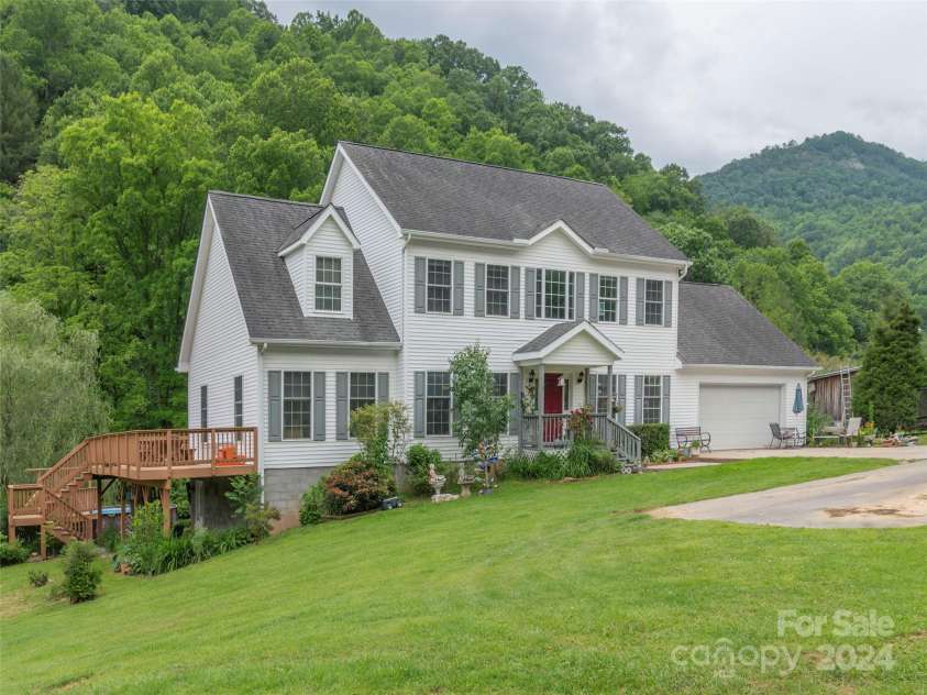 10946 Rush Fork Road, Clyde, NC 28721.  MLS# CAR4150751, YatesRealty ID 5300. 