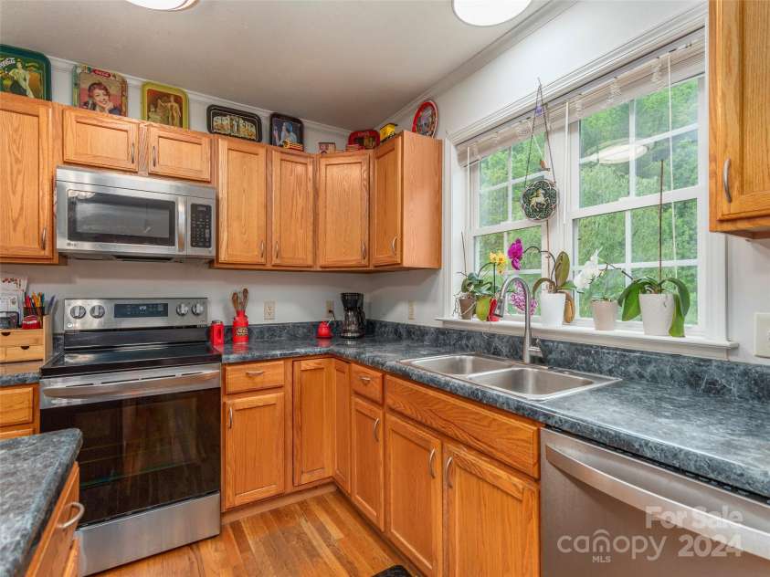 10946 Rush Fork Road, Clyde, NC 28721.  MLS# CAR4150751, YatesRealty ID 5300. 