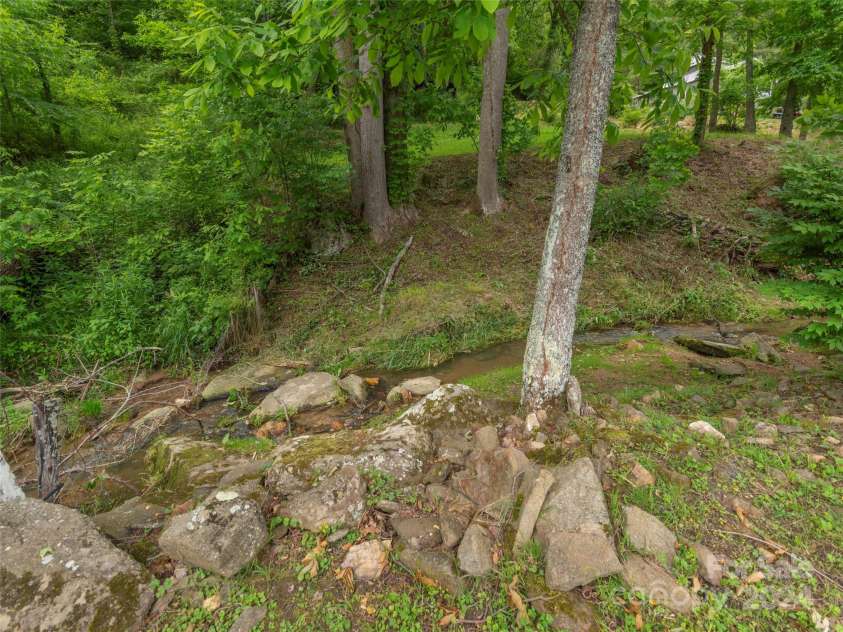 10946 Rush Fork Road, Clyde, NC 28721.  MLS# CAR4150751, YatesRealty ID 5300. 