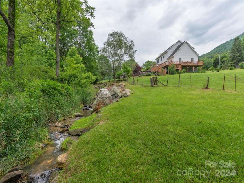 10946 Rush Fork Road, Clyde, NC 28721.  MLS# CAR4150751, YatesRealty ID 5300. 