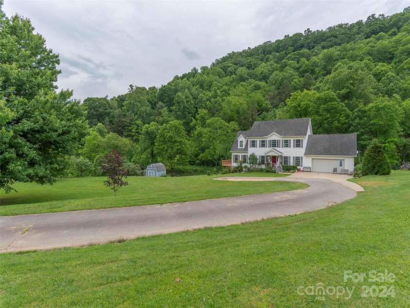 10946 Rush Fork Road, Clyde, NC 28721.  MLS# CAR4150751, YatesRealty ID 5300. 