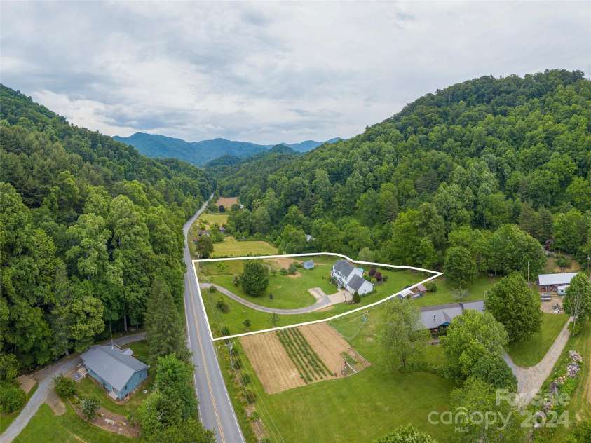 10946 Rush Fork Road, Clyde, NC 28721.  MLS# CAR4150751, YatesRealty ID 5300. 