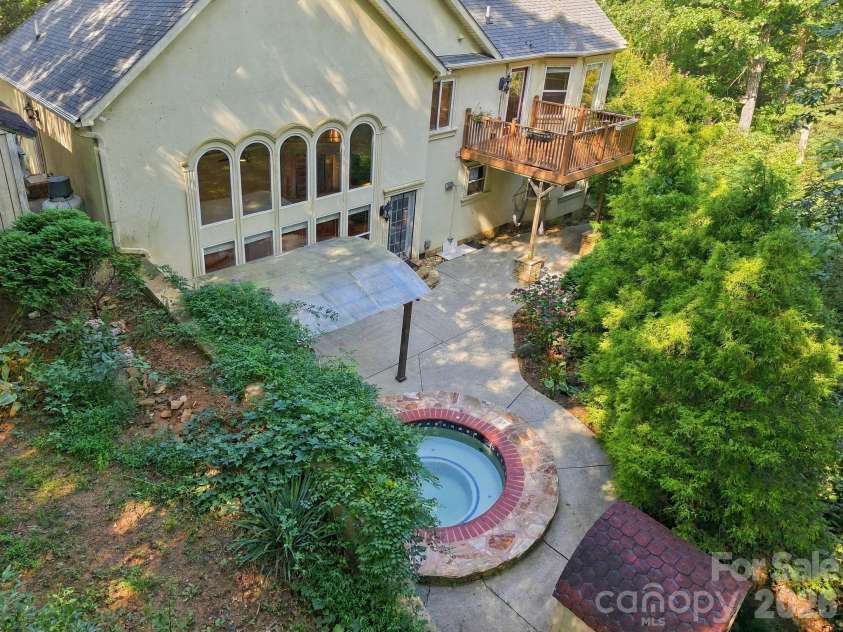 6 Kit Court, Fletcher, NC 28732.  MLS# CAR4421367, YatesRealty ID 53002. Back patio