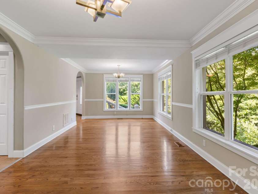 6 Kit Court, Fletcher, NC 28732.  MLS# CAR4421367, YatesRealty ID 53002. Dining room