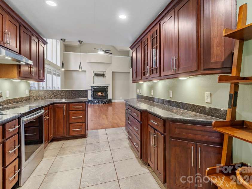 6 Kit Court, Fletcher, NC 28732.  MLS# CAR4421367, YatesRealty ID 53002. Kitchen