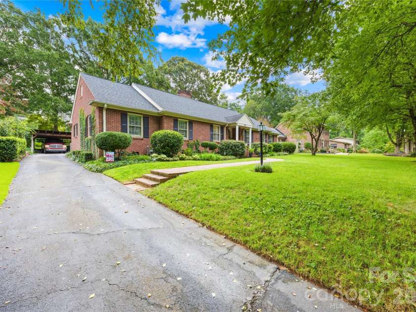 944 Churchill Drive, Gastonia, NC 28054.  MLS# CAR4419018, YatesRealty ID 53003. 