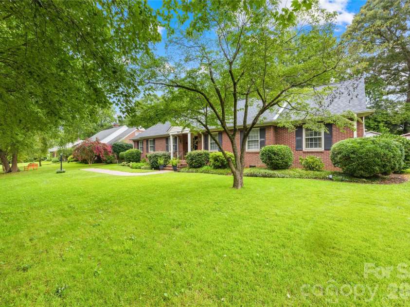 944 Churchill Drive, Gastonia, NC 28054.  MLS# CAR4419018, YatesRealty ID 53003. 
