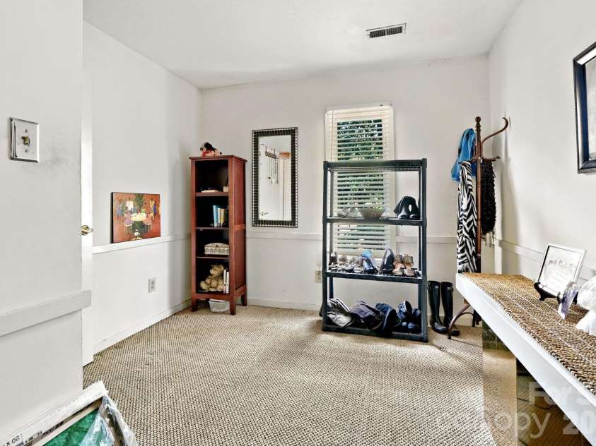 1634 Hollow Drive, Charlotte, NC 28212.  MLS# CAR4418554, YatesRealty ID 53004. Bedroom 4