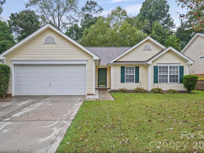 1405 Spring View Court, Rock Hill, SC 29732.  MLS# CAR4427974, YatesRealty ID 53009. 
